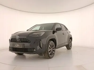 Käytetty Toyota Yaris Cross Trend 116 HP (85 kW) 2022 Harmaa Katumaasturi