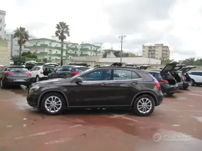 Usata Mercedes GLA180 Executive 109 CV (80 kW) 2016 Marrone SUV