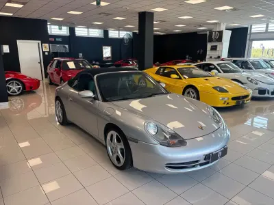 Usata Porsche 996 300 CV (220 kW) 1999 Argento Cabrio