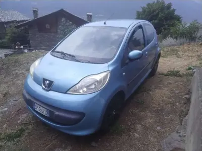 Usata Peugeot 107 68 CV (50 kW) 2008 Utilitaria