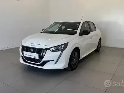 Usata Peugeot 208 Allure 102 CV (75 kW) 2022 Bianco Utilitaria