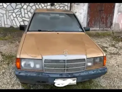 Usata Mercedes 190 105 CV (77 kW) 1993 Marrone Berlina