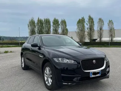 Usata Jaguar F-Pace 180 CV (132 kW) 2018 Nero SUV