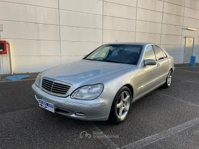 Usado Mercedes S320 219 CV (161 kW) 2001 Plateado Berlina