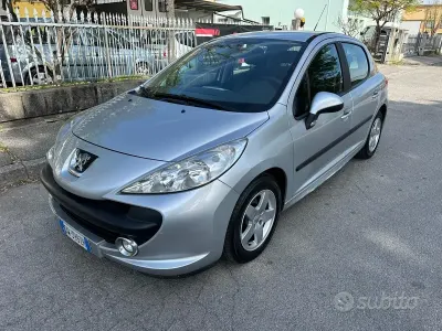 Usata Peugeot 207 73 CV (53 kW) 2009 Nero Berlina