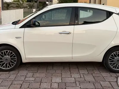 Usata Lancia Ypsilon S 86 CV (63 kW) 2012 Bianco Utilitaria
