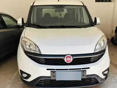Usata Fiat Doblò 120 CV (88 kW) 2016 Bianco Monovolume