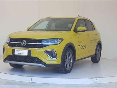 Usata VW T-Cross R-line 116 CV (85 kW) 2024 Giallo metallizzato SUV