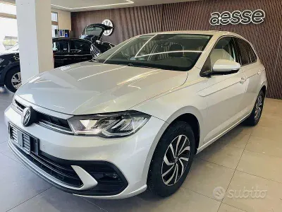 Usata VW Polo Life 95 CV (69 kW) 2025 Grigio Utilitaria