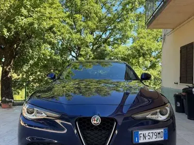 Usata Alfa Romeo Giulia Executive 150 CV (110 kW) 2018 Bluazzurro Berlina