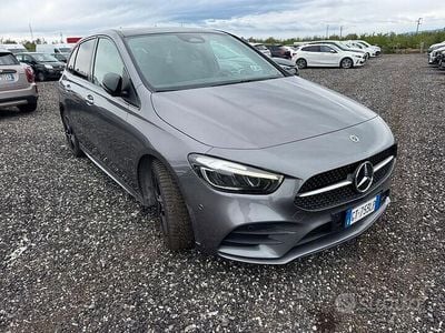 Usata Mercedes B180 AMG Line Premium Plus 116 CV (85 kW) 2024 Grigio Monovolume