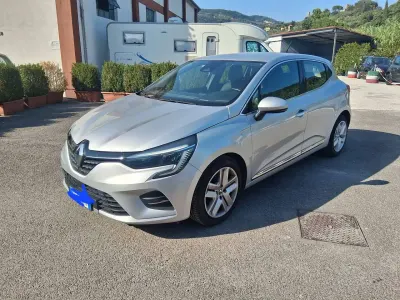 Usata Renault Clio V Life 101 CV (74 kW) 2021 Argento Berlina