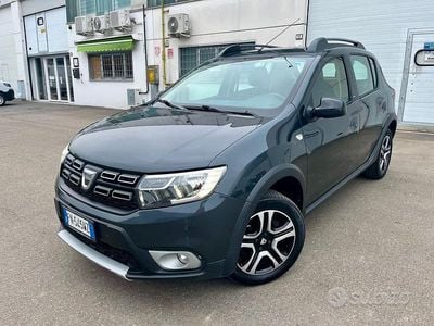 Usata Dacia Sandero Stepway 90 CV (66 kW) 2018 Grigio Berlina