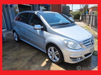 Mercedes B180