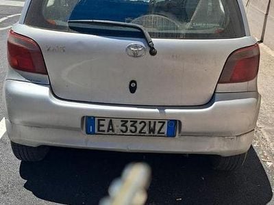 Usata Toyota Yaris 2001 Grigio Utilitaria