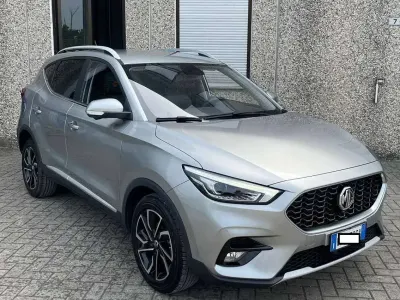 Usata MG ZS Luxury 106 CV (77 kW) 2023 Argento SUV