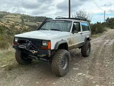 Usata Jeep Cherokee 1990 Bianco SUV
