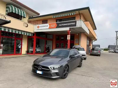 Usata Mercedes A180 116 CV (85 kW) 2020 Grigio Berlina