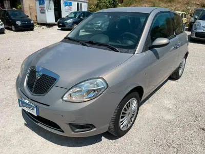 Usata Lancia Ypsilon 60 CV (44 kW) 2008 Grigio Utilitaria