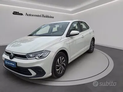 Usata VW Polo Life 95 CV (69 kW) 2023 Grigio Utilitaria