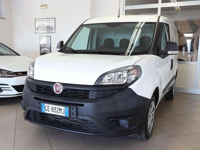 Usata Fiat Doblò Lounge 105 CV (77 kW) 2021 Bianco Monovolume