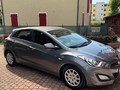 Usata Hyundai i30 115 CV (84 kW) 2015 Grigio Berlina