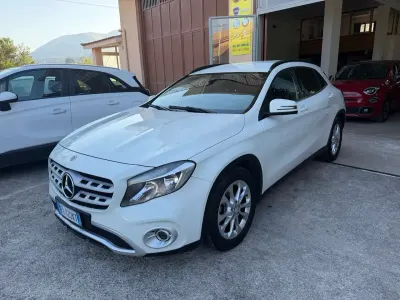 Usata Mercedes GLA180 Premium 109 CV (80 kW) 2017 Bianco SUV
