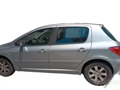 Usata Peugeot 307 109 CV (80 kW) 2003 Grigio Berlina