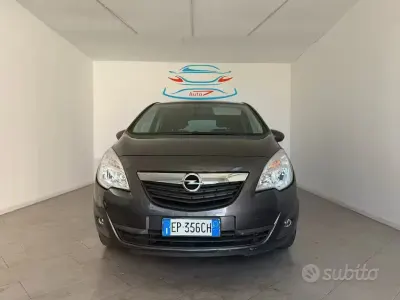 Usata Opel Meriva 101 CV (74 kW) 2013 Grigio Monovolume