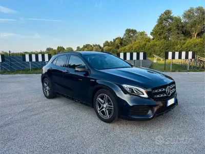 Usata Mercedes GLA250 Premium 211 CV (155 kW) 2018 Blu SUV