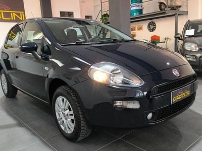 Usata Fiat Punto Lounge 78 CV (57 kW) 2017 Blu Utilitaria