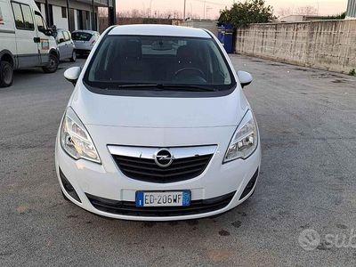 Usata Opel Meriva Cosmo 120 CV (88 kW) 2010 Bianco Monovolume