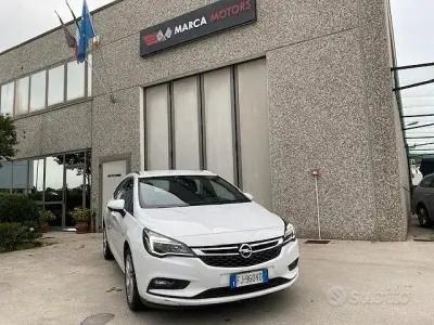 Usata Opel Astra Innovation 136 CV (100 kW) 2017 Bianco Station wagon