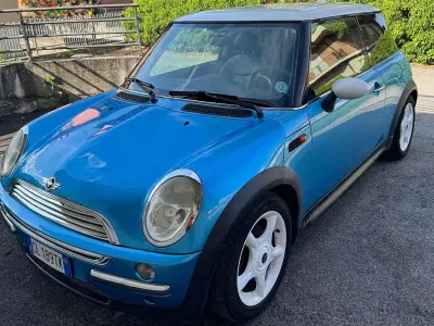 Usata Mini One D 75 CV (55 kW) 2004 Blu/azzurro Utilitaria
