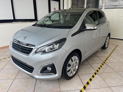 Usata Peugeot 108 Style 72 CV (52 kW) 2023 Grigio Utilitaria