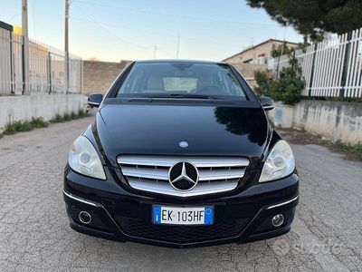 Usata Mercedes B180 Premium 109 CV (80 kW) 2011 Nero Monovolume