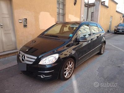 Usata Mercedes B180 109 CV (80 kW) 2008 Nero Monovolume