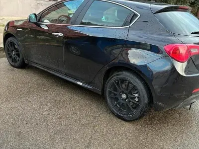 Usata Alfa Romeo Giulietta 140 CV (102 kW) 2012 Nero Utilitaria