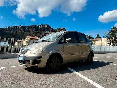 Usata Lancia Musa 90 CV (66 kW) 2007 Oro Monovolume
