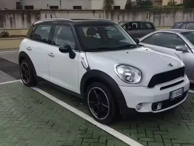 Usata Mini Cooper S Countryman 122 CV (89 kW) 2011 Bianco SUV