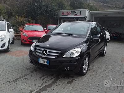 Usata Mercedes B180 Executive 108 CV (79 kW) 2011 Nero Monovolume