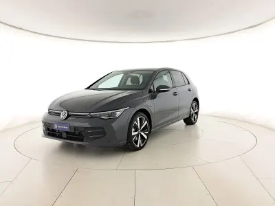 Usata VW Golf VIII Edition 204 CV (150 kW) 2025 Dolphin grey metallizzato Berlina