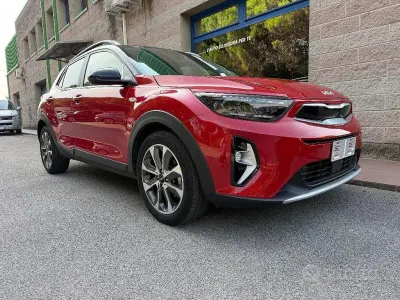 Usata Kia Stonic Style 101 CV (74 kW) 2022 Rosso SUV