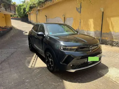 Usata Opel Mokka Elegance 136 CV (100 kW) 2023 Nero SUV