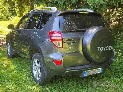 Usata Toyota RAV4 150 CV (110 kW) 2010 Grigio SUV