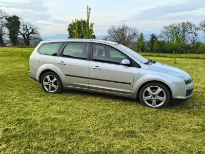 Usata Ford Focus Style 90 CV (66 kW) 2007 Argento Station wagon