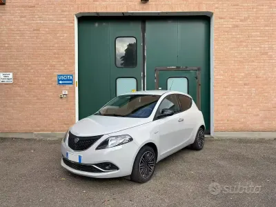 Usata Lancia Ypsilon S 69 CV (50 kW) 2019 Grigio Utilitaria