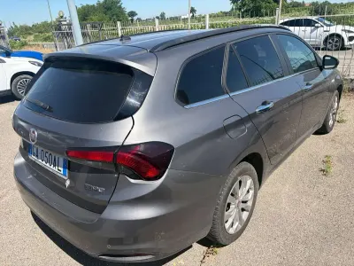Usata Fiat Tipo Business 120 CV (88 kW) 2019 Grigio Station wagon