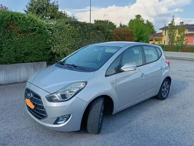 Usata Hyundai ix20 Comfort 90 CV (66 kW) 2016 Grigio Utilitaria