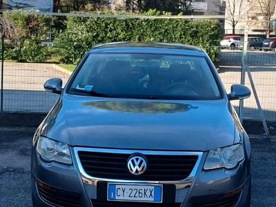 Grigio Usata 2005 VW Passat Berlina | 2500 € (Buon prezzo)